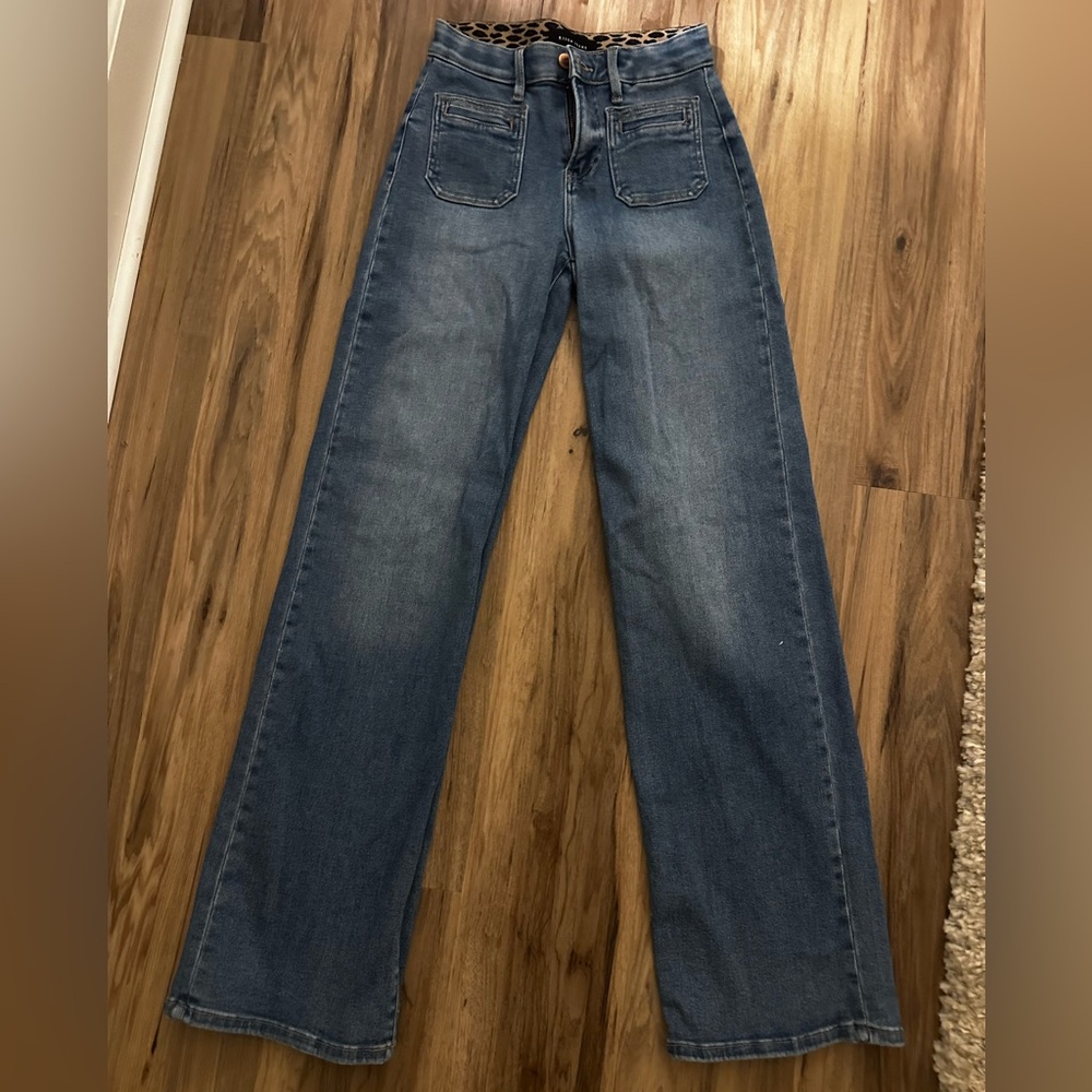 Risen Wide-Leg Jeans